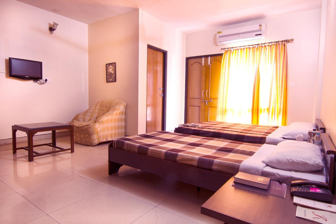 Hotel Rajawas Dibrugarh Экстерьер фото